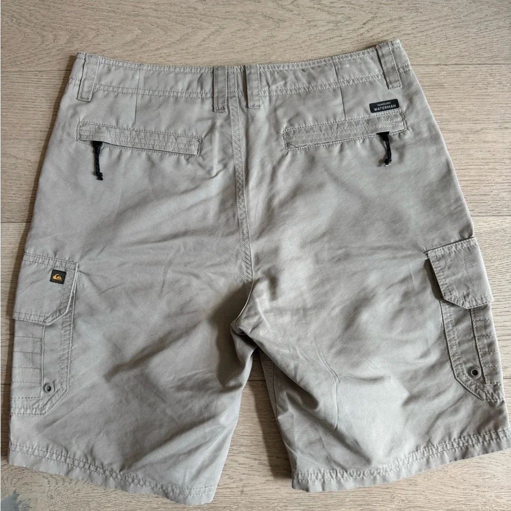 Men’s Quicksilver Watermam Cargo shorts size 30